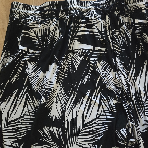 Attitude flowy pants - Picture 2 of 4